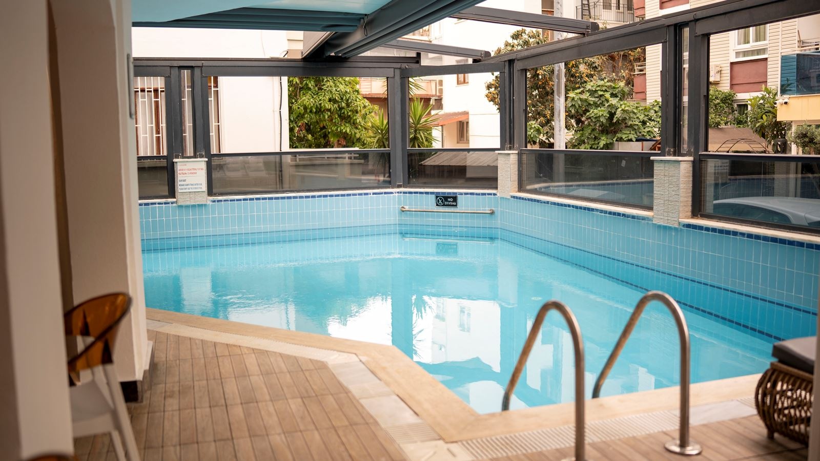 pools-outdoor--indoor-pool