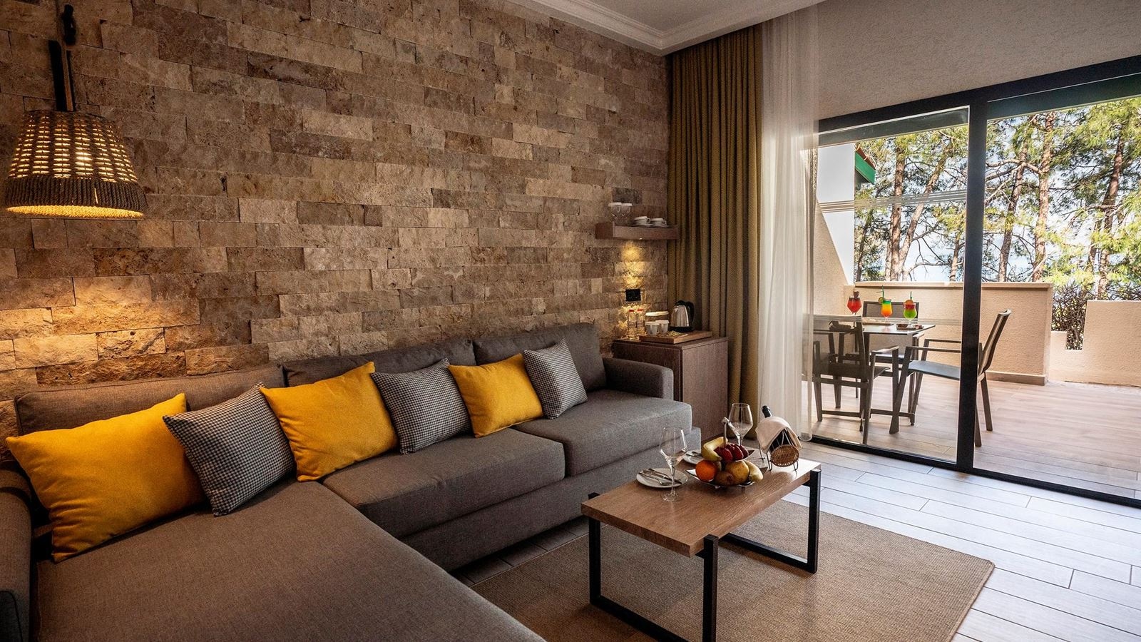 rooms-superior-family-room-garden-view-bgw