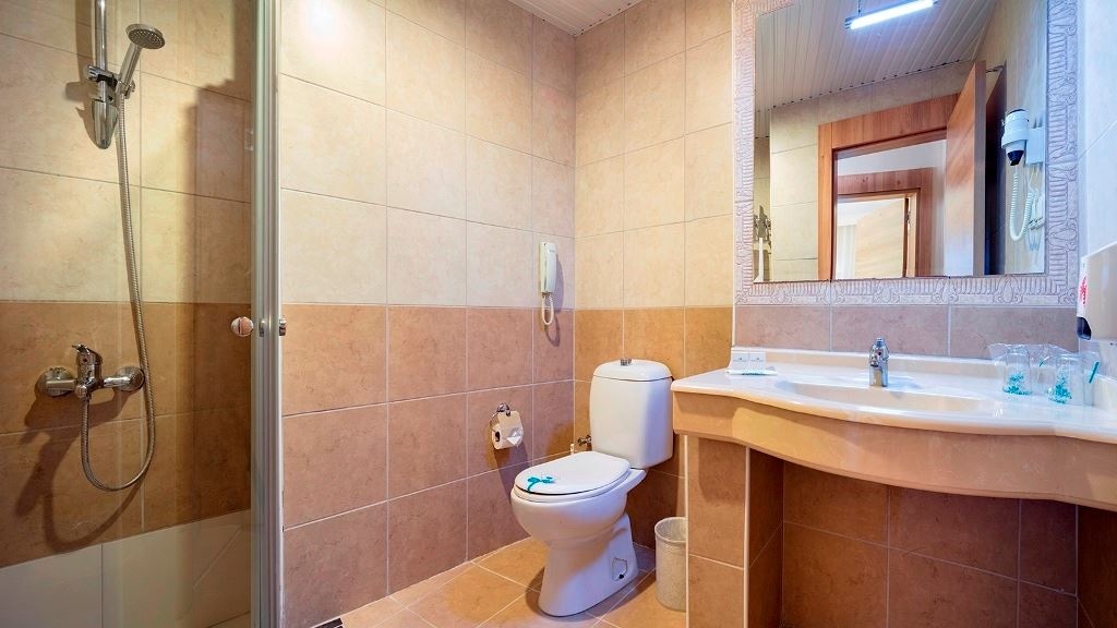 rooms-family-room-roh-side-building