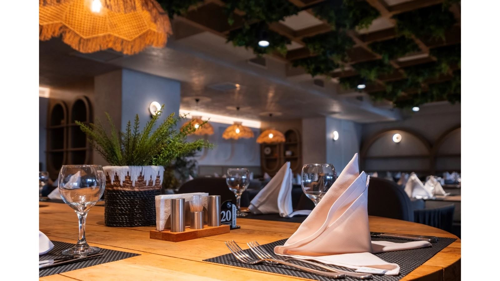 restaurants-restaurants