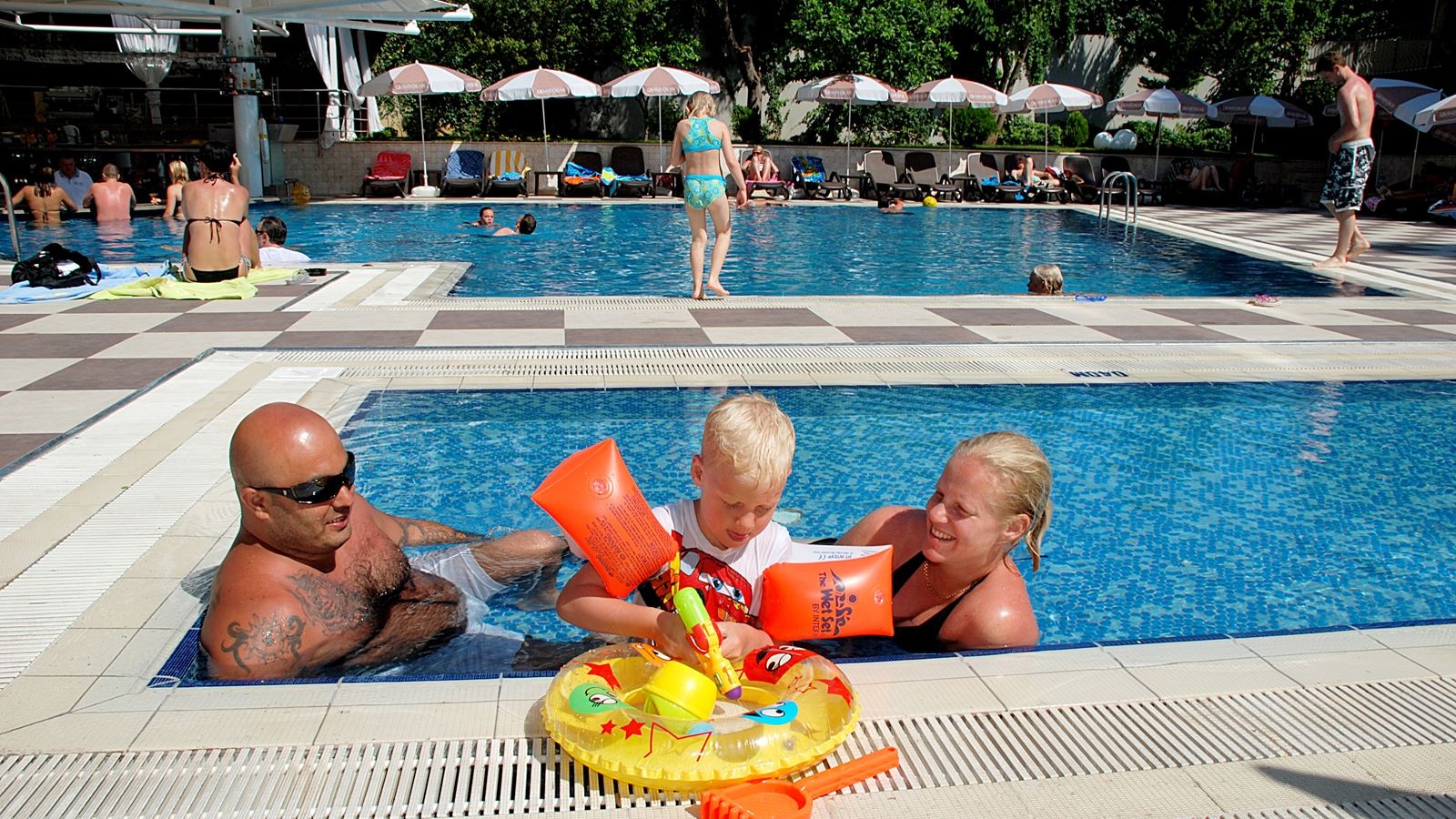 pools-outdoor-childrens-pool