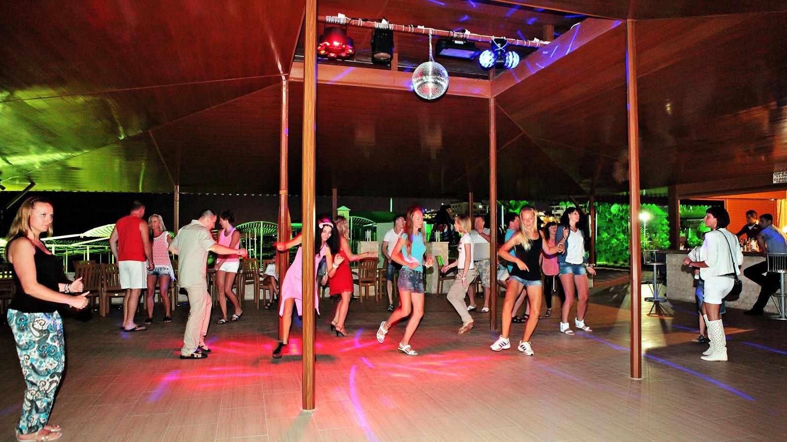 bars-beachopen-air-disco-bar