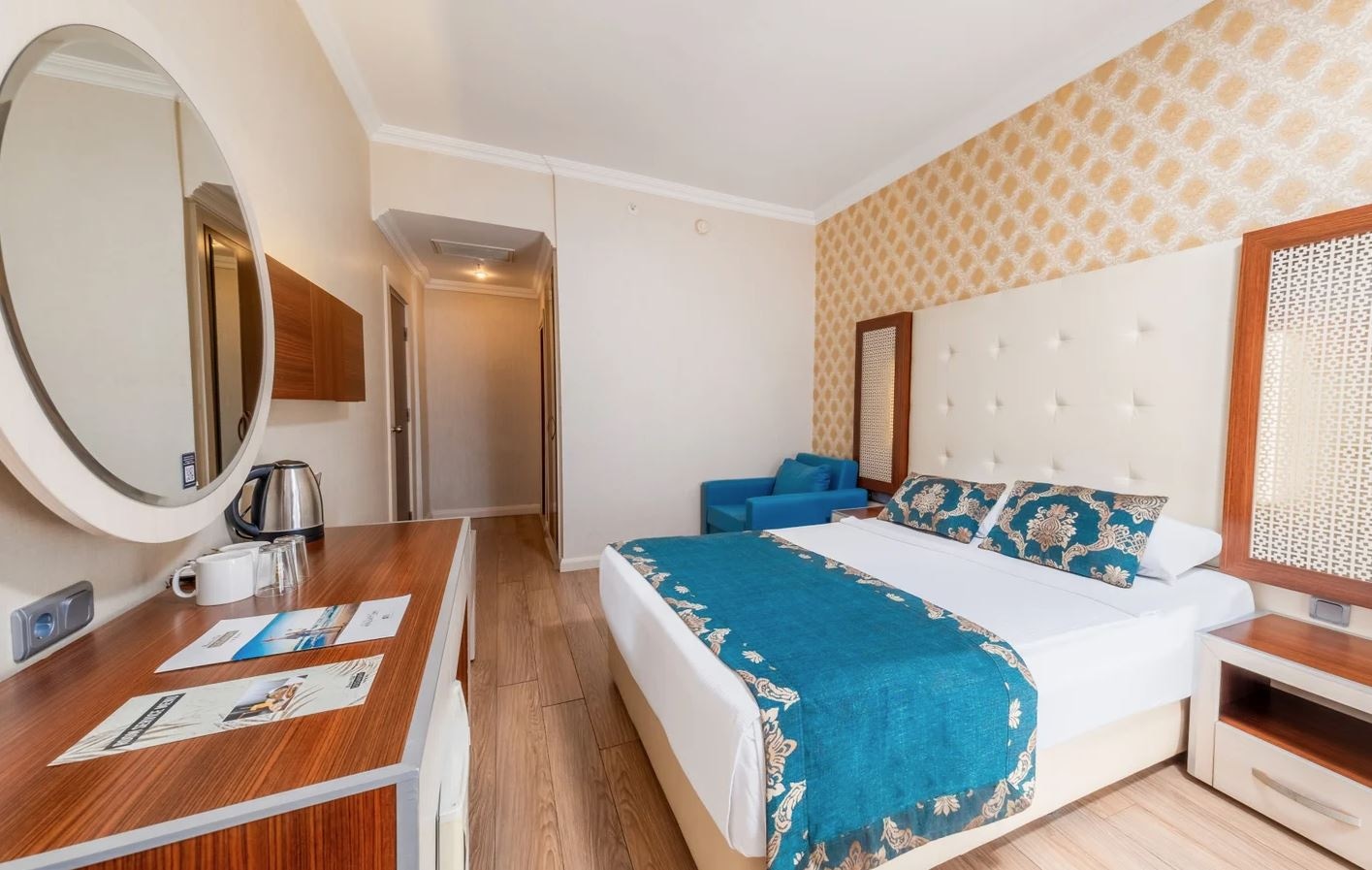 rooms-family-room-connection-side-sea-view