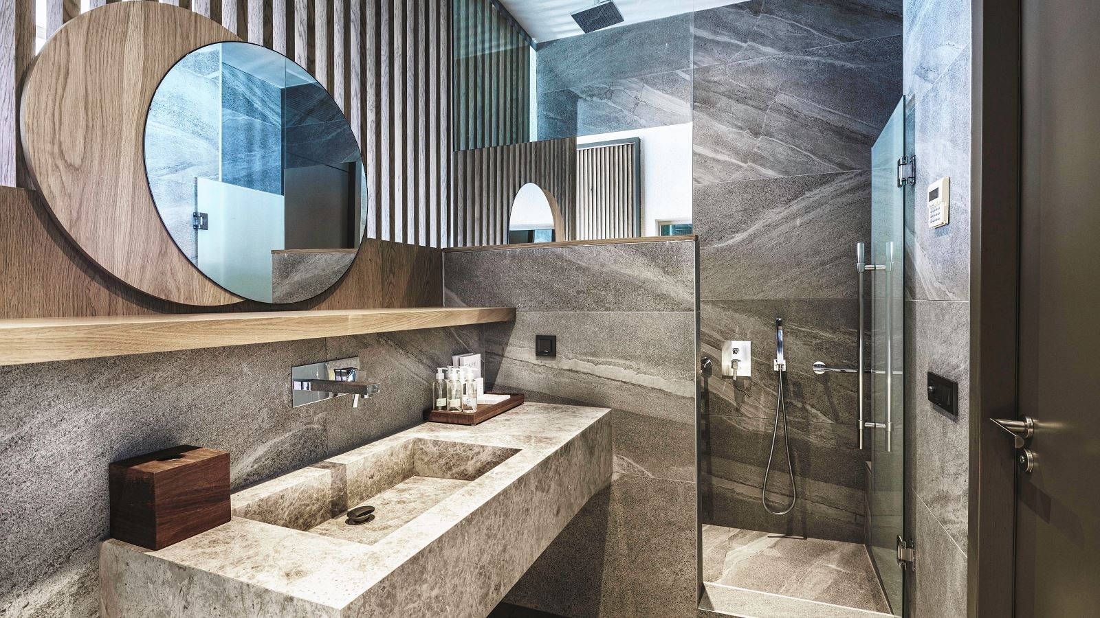 rooms-deluxe-room