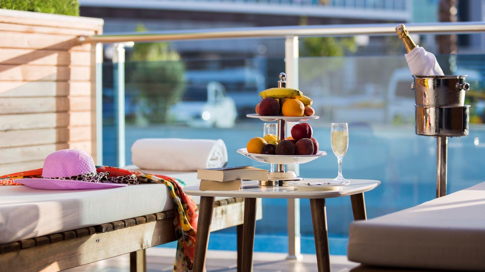 rooms-swim-up-3-rooms