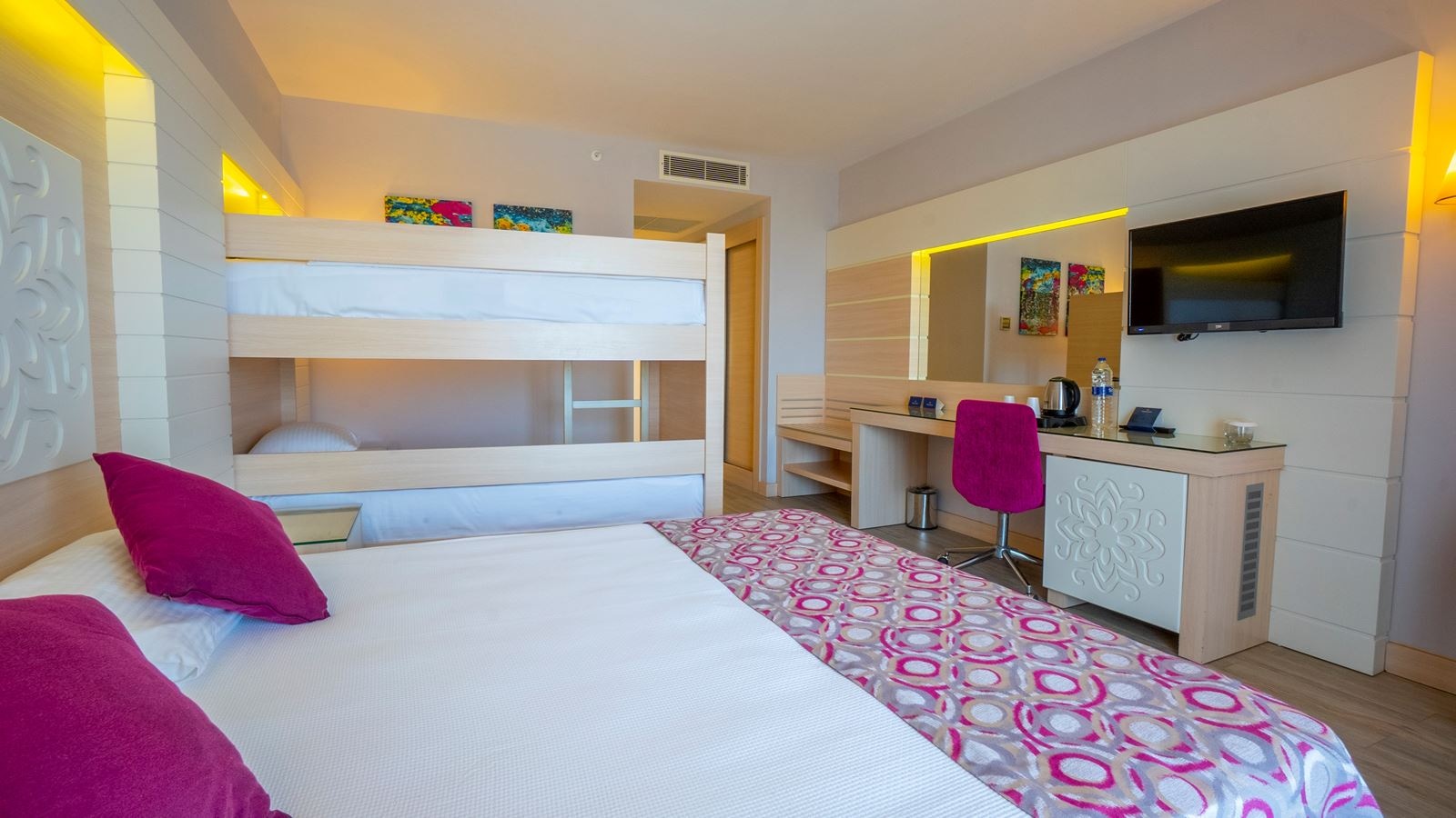 rooms-standard-room-bunkbed-sea-view