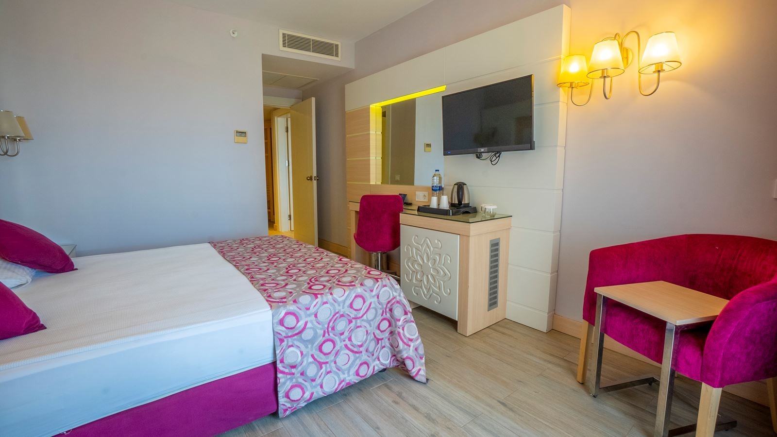 rooms-family-room-2-bedrooms-land-view