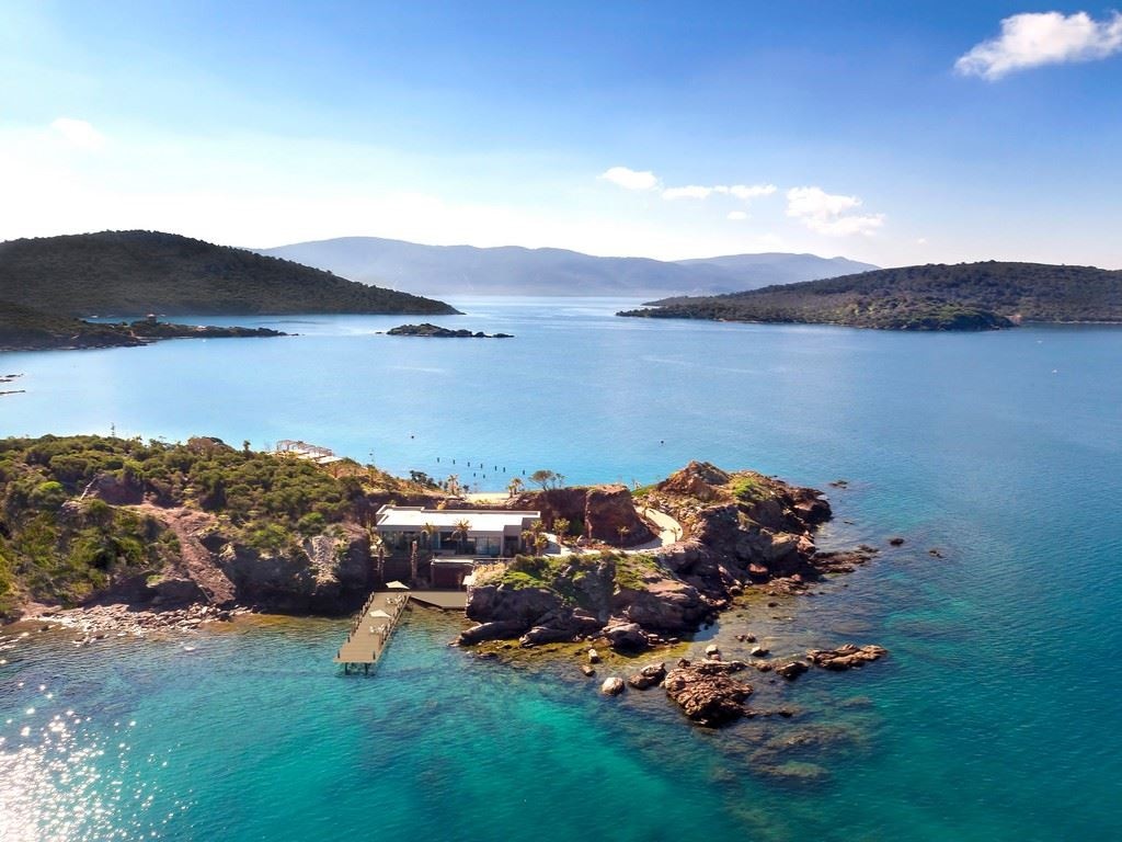 rooms-family-villa-with-garden-jacuzzi