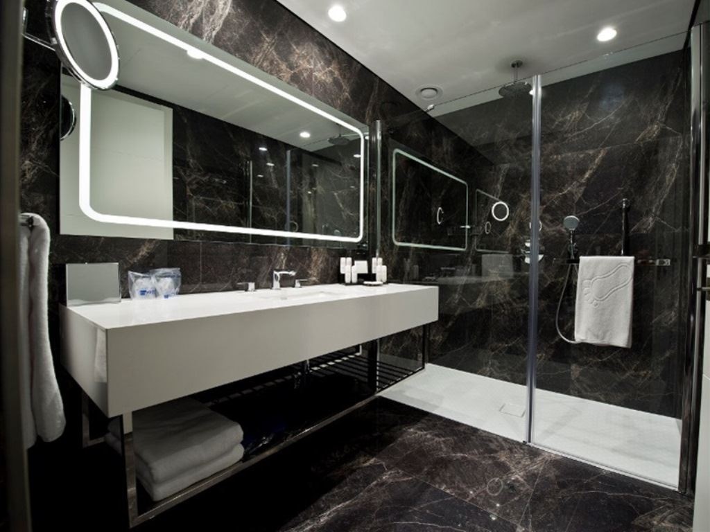 rooms-standard-room-city-view