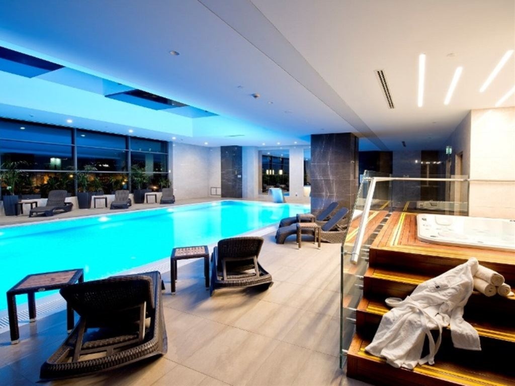 pools-indoor-pool