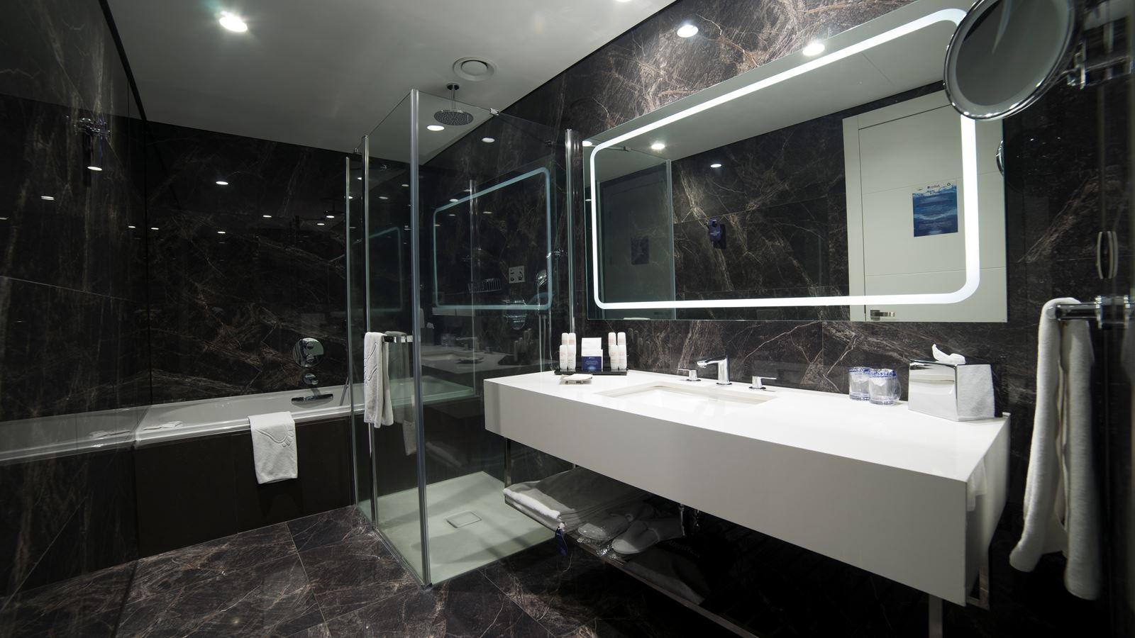 rooms-junior-suite-room