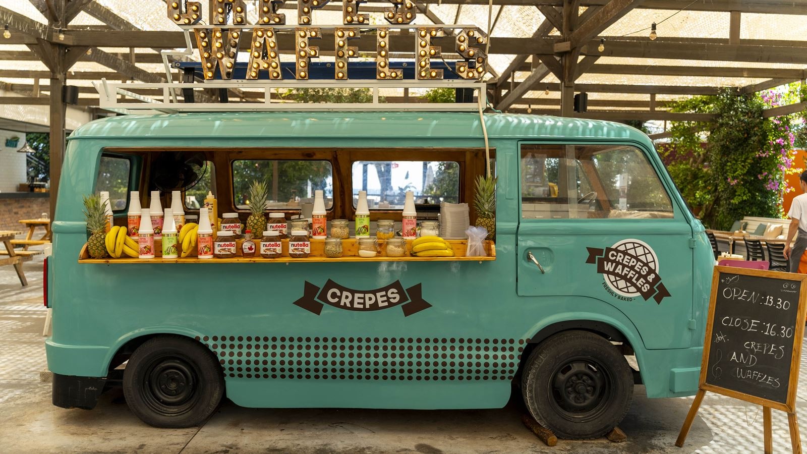 restaurants-food-trucks-mobile-kitchens-from-all-the-world