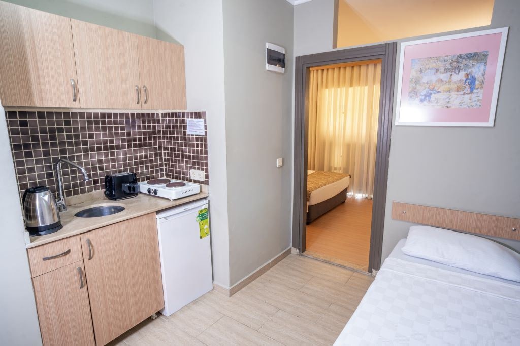 rooms-family-room-1-bedroom