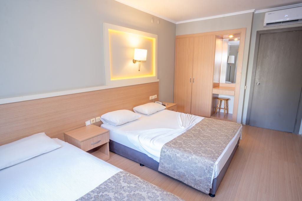 rooms-family-room-2-bedrooms