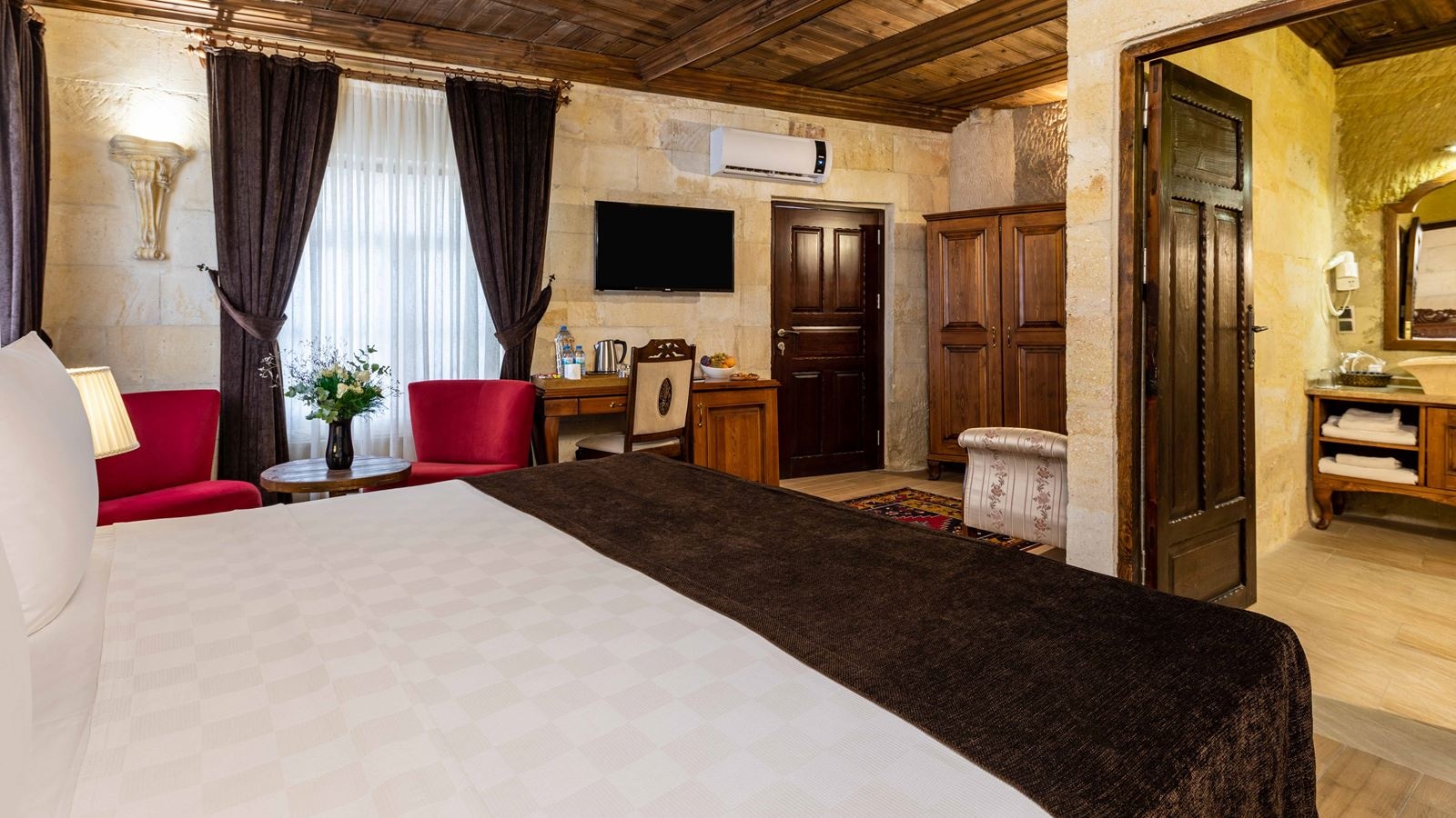 rooms-deluxe-room