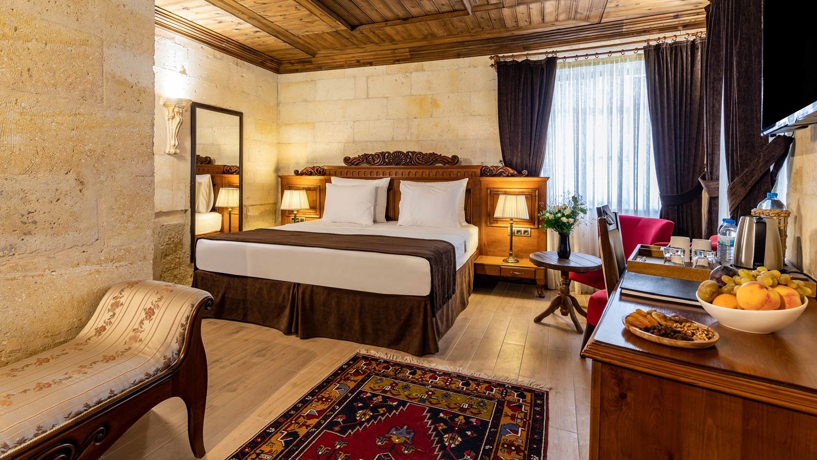 rooms-deluxe-room