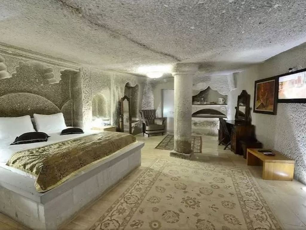rooms-standard-stone-room