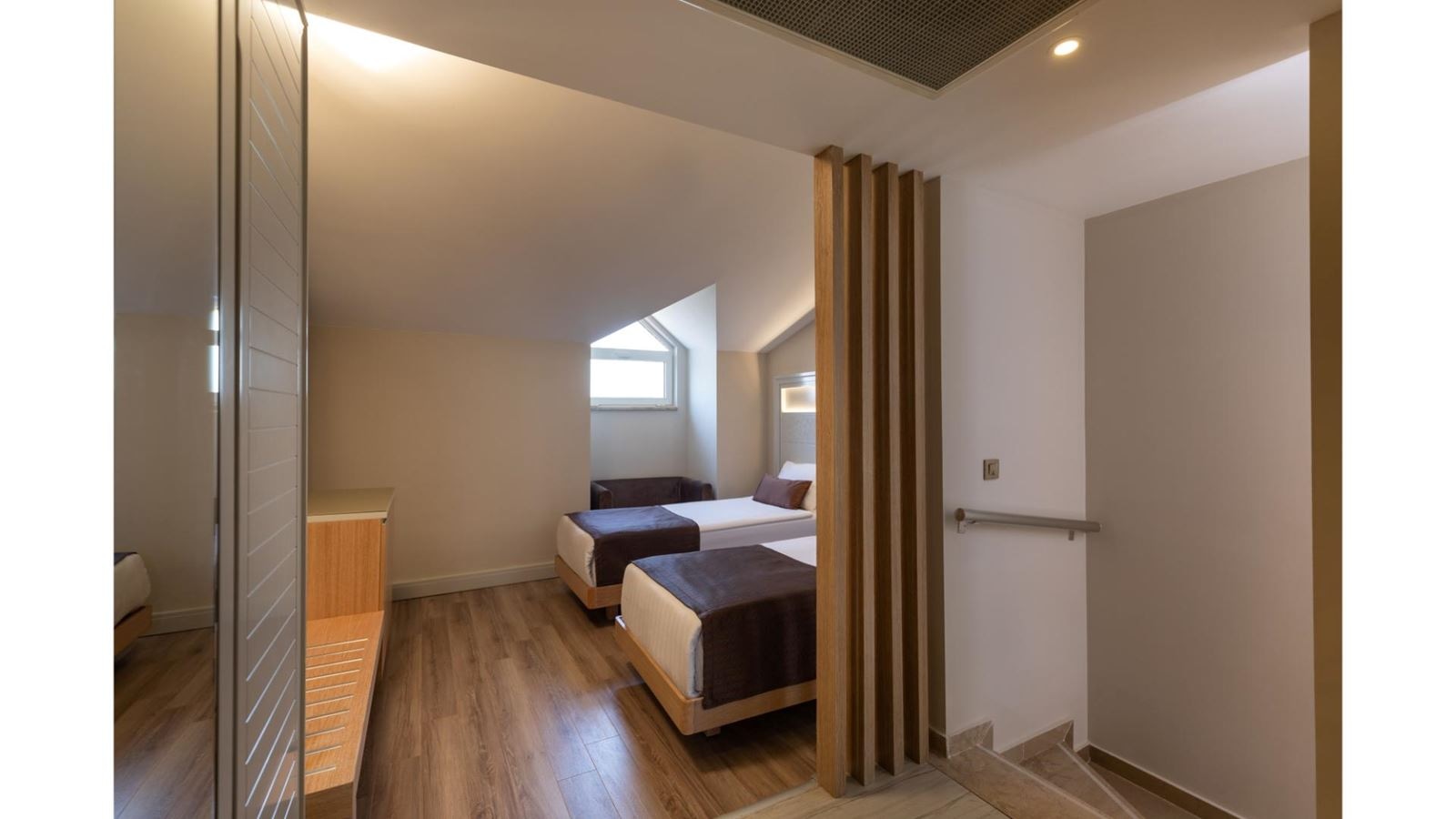 rooms-deluxe-dublex-family-room