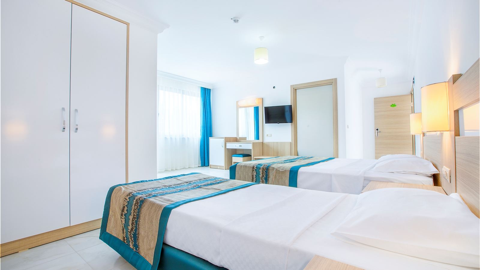 rooms-standard-room-with-balcony