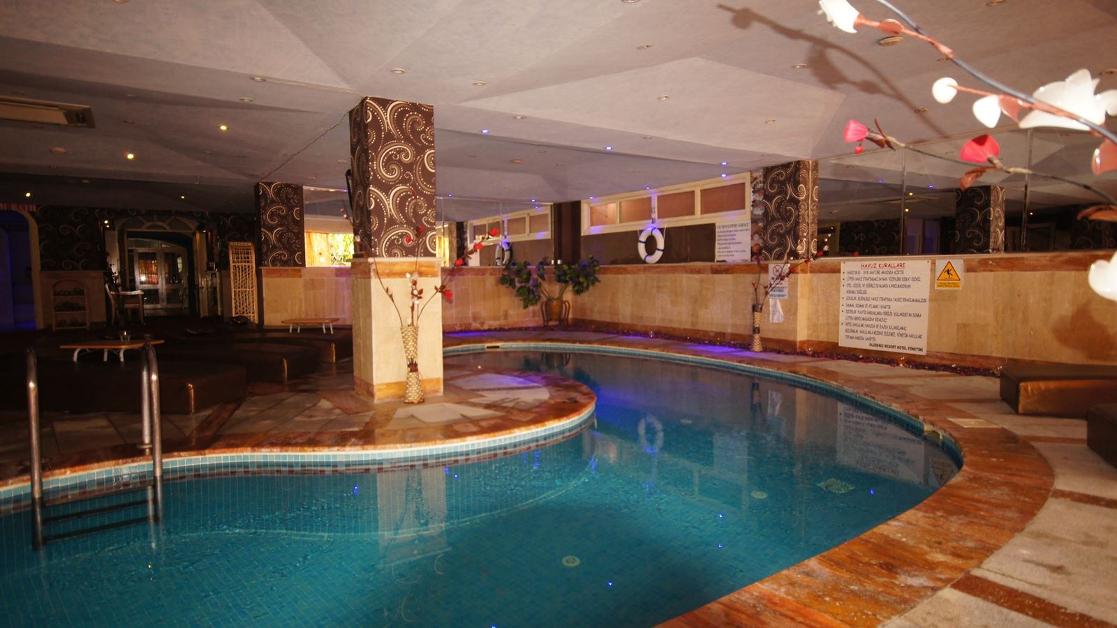 pools-indoor-pool