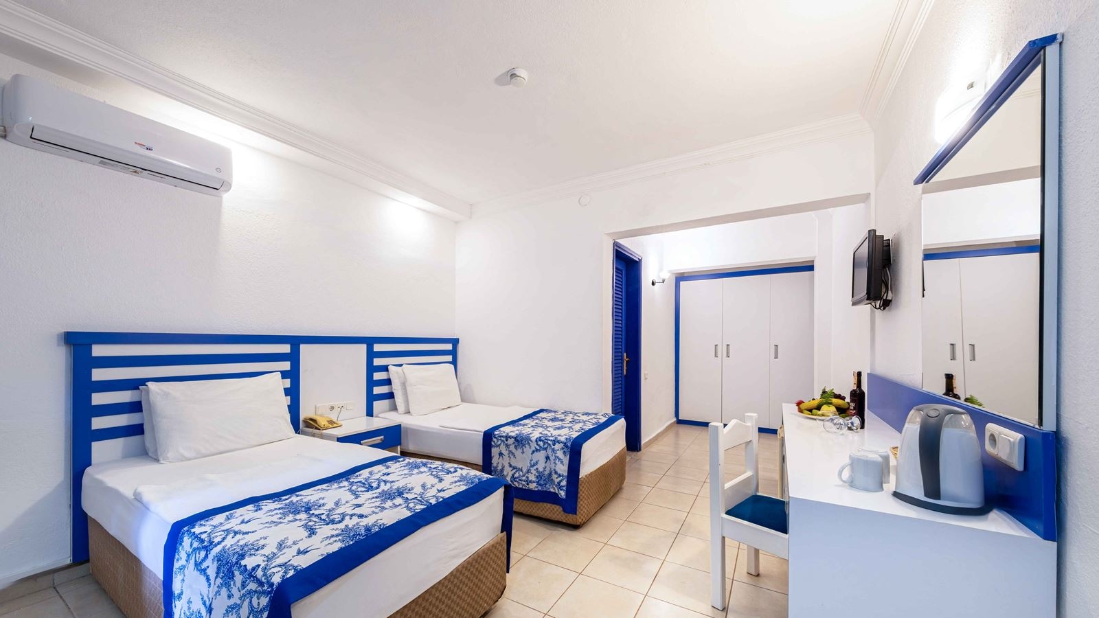 rooms-standard-room-with-balcony