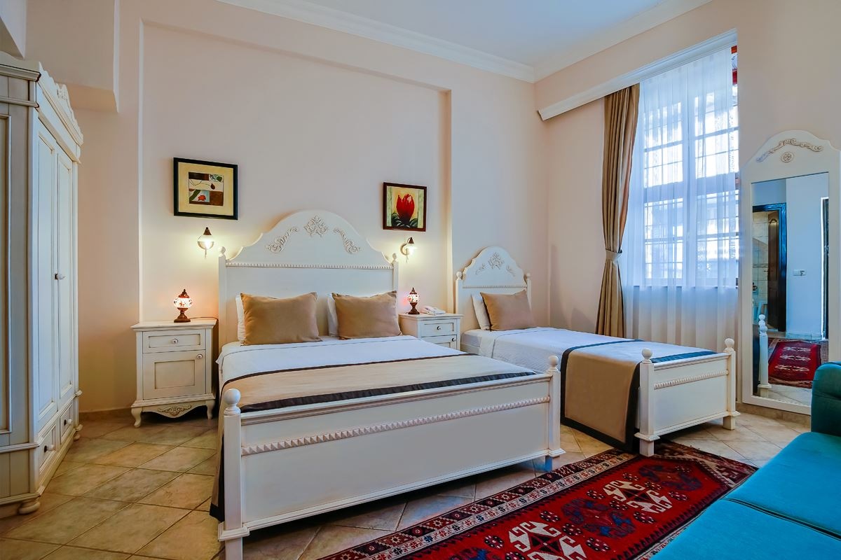 rooms-delux-with-jacuzzi