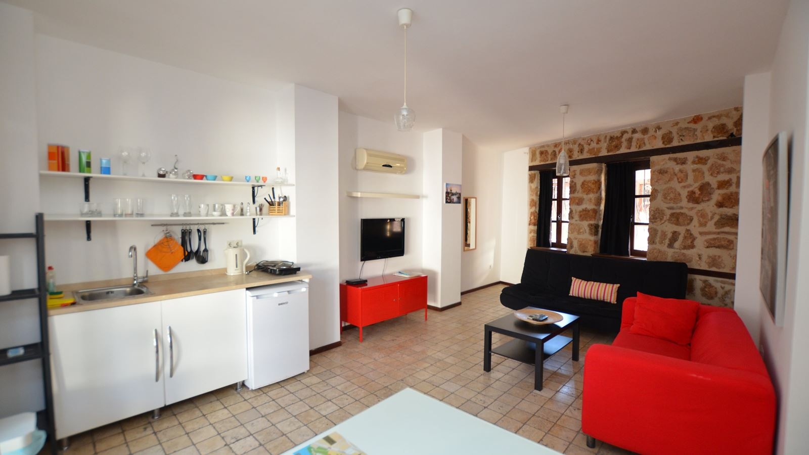 rooms-apart-room-with-kitchen