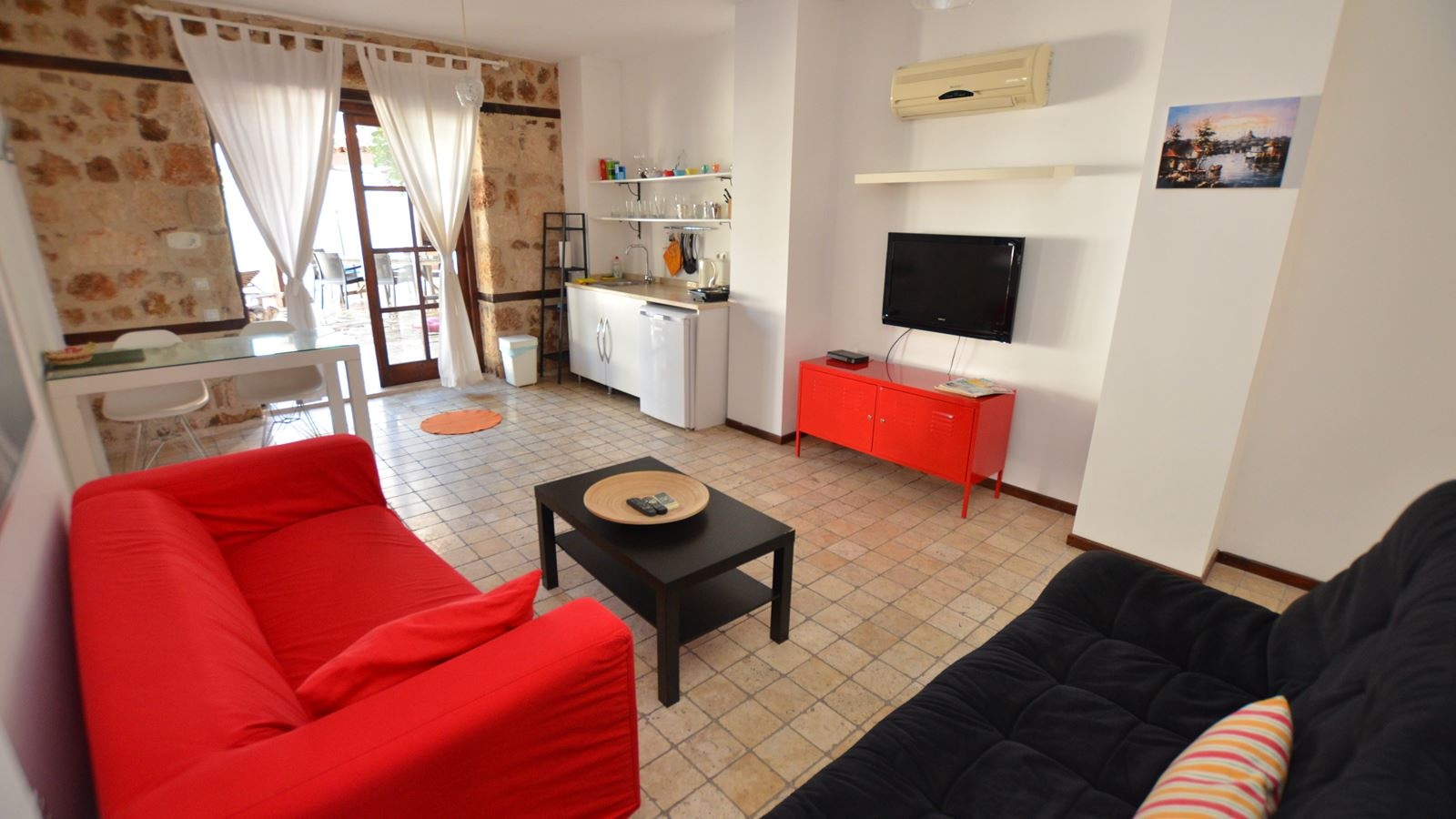 rooms-apart-room-with-kitchen