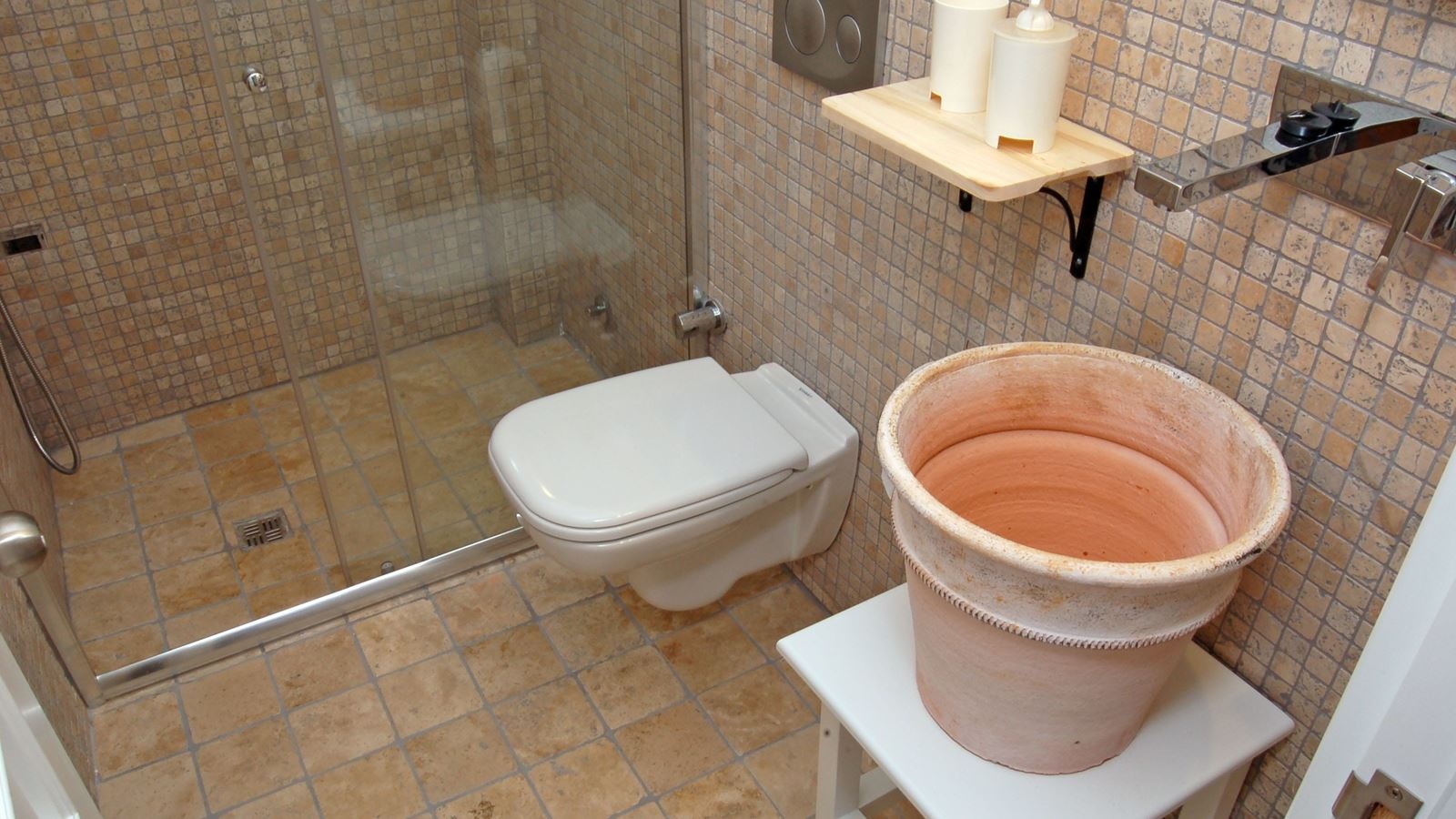 rooms-apart-room-with-kitchen