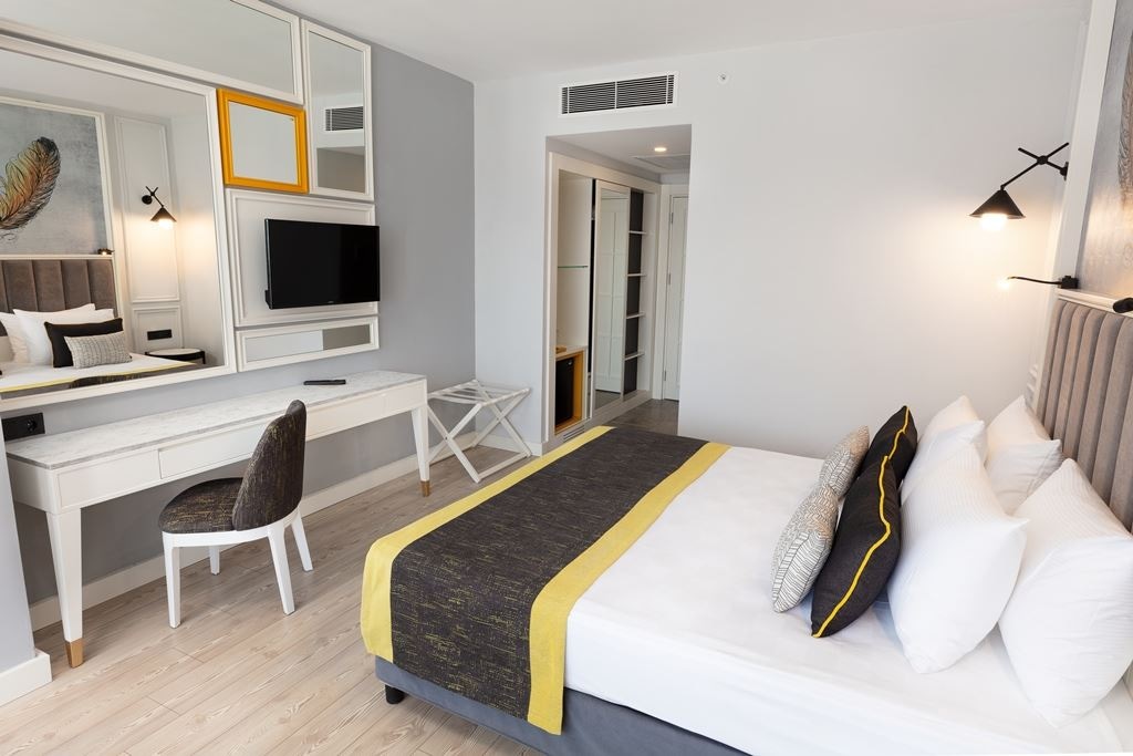 rooms-standard-room-land-view