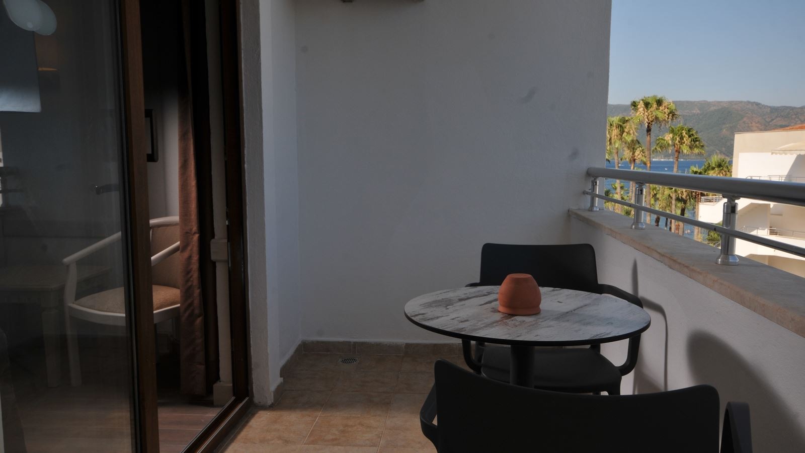 rooms-standard-room-land-view