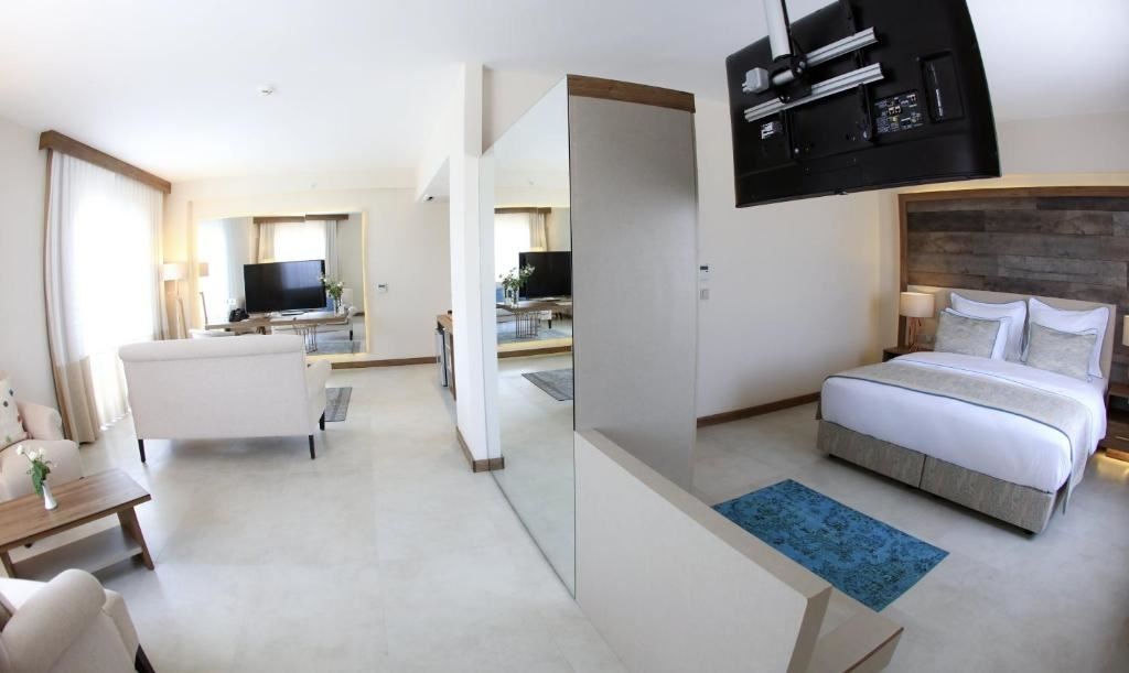 rooms-family-two-bedroom