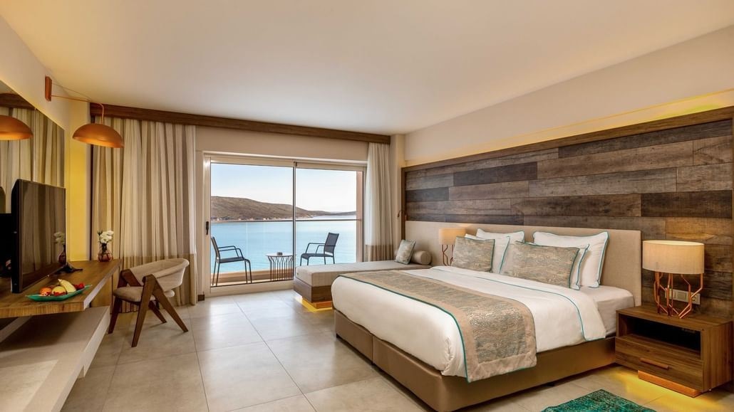 rooms-deluxe-seaview-room