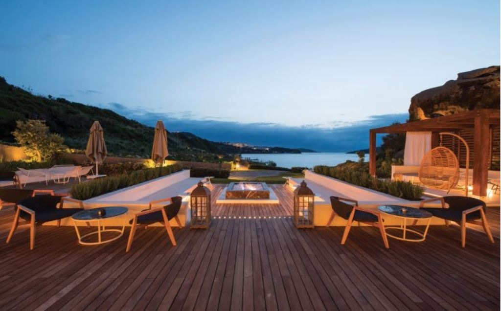 bars-mavi-cove-beach-bar