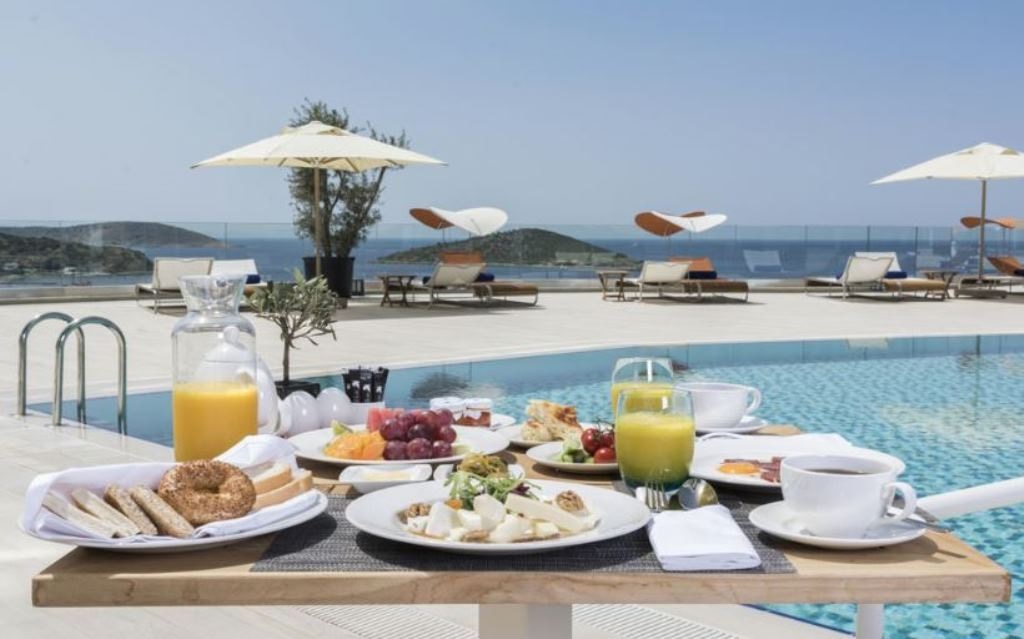 bars-infinity-pool-bar