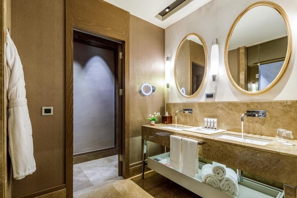 rooms-executive-family-suite-partial-sea-view