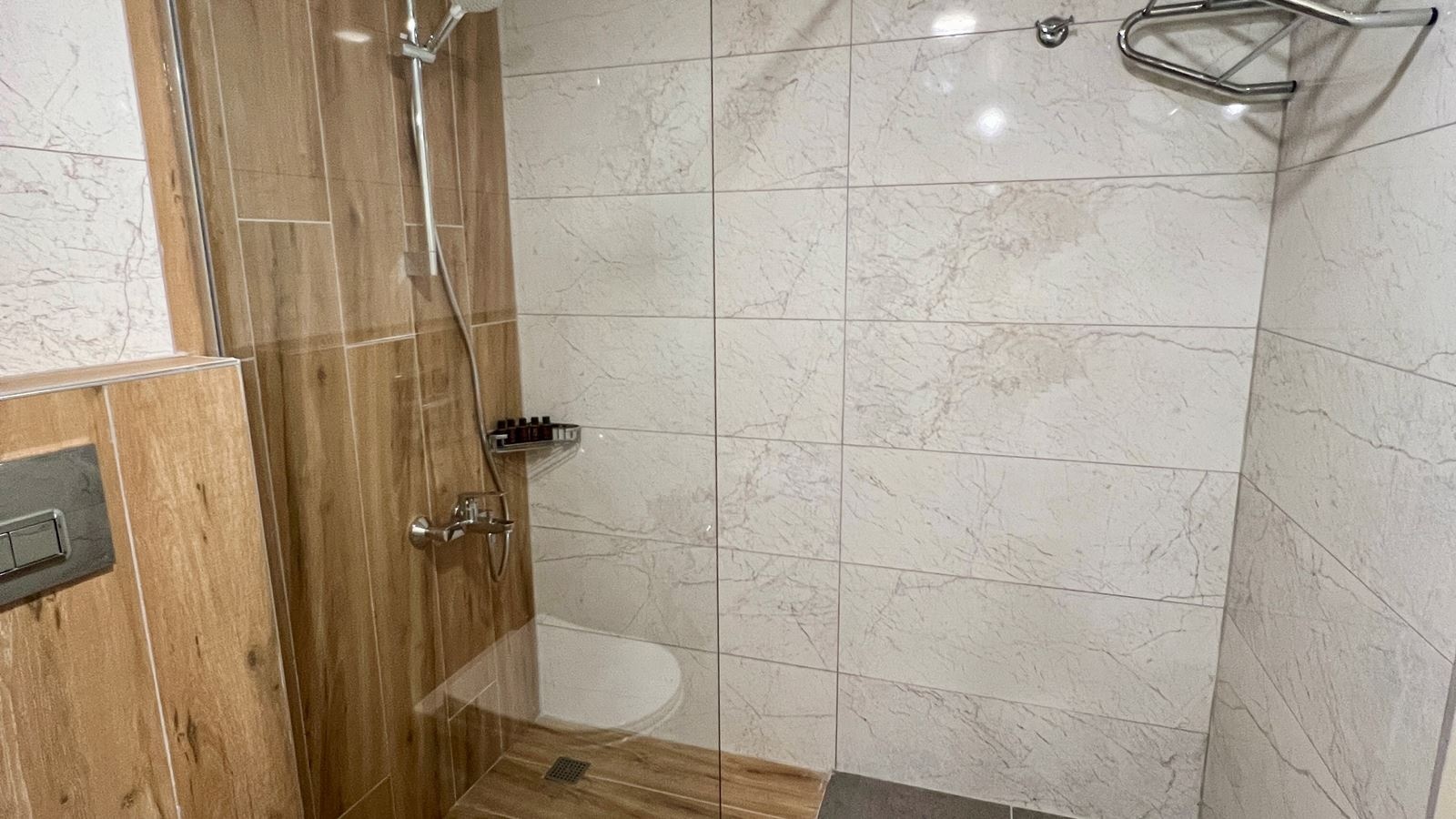 rooms-studio-apartment-room