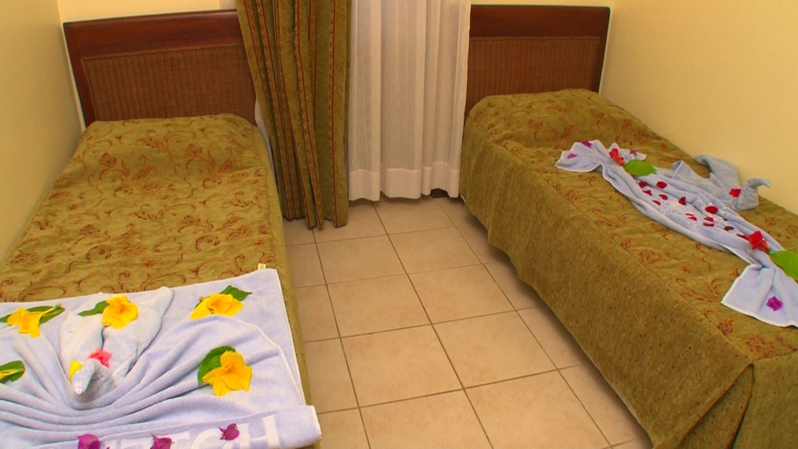 rooms-family-room-garden