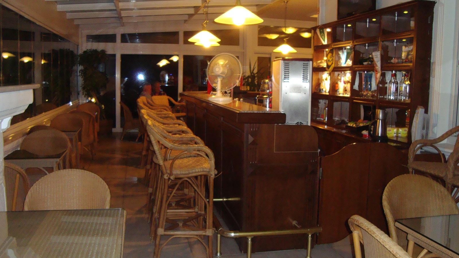 bars-antik-fugla-bar