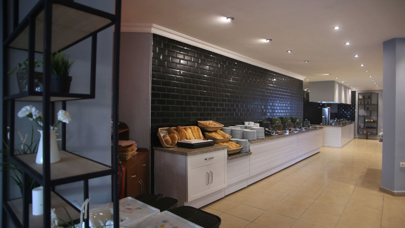 restaurants-restaurant