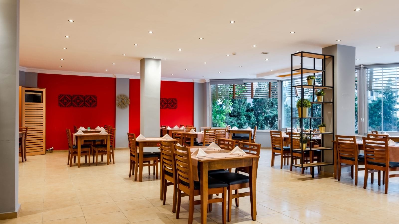 restaurants-restaurant