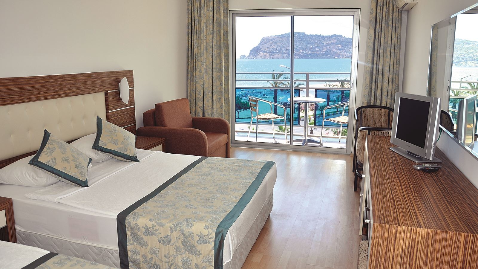 rooms-std-big-dbl-room