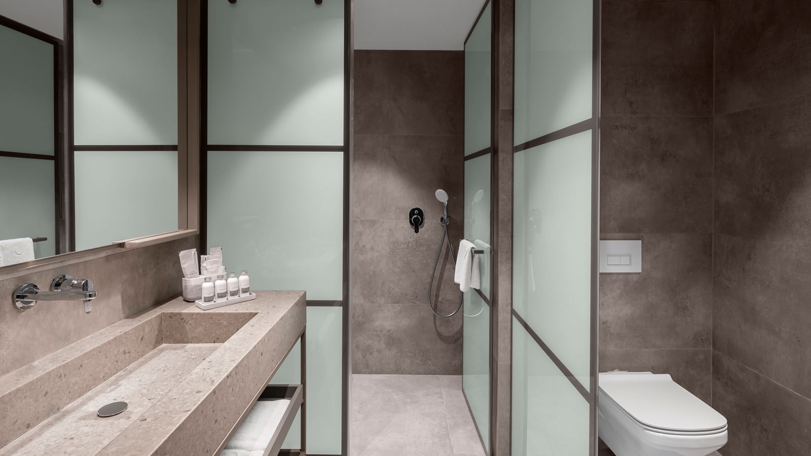 rooms-studio-swim-up