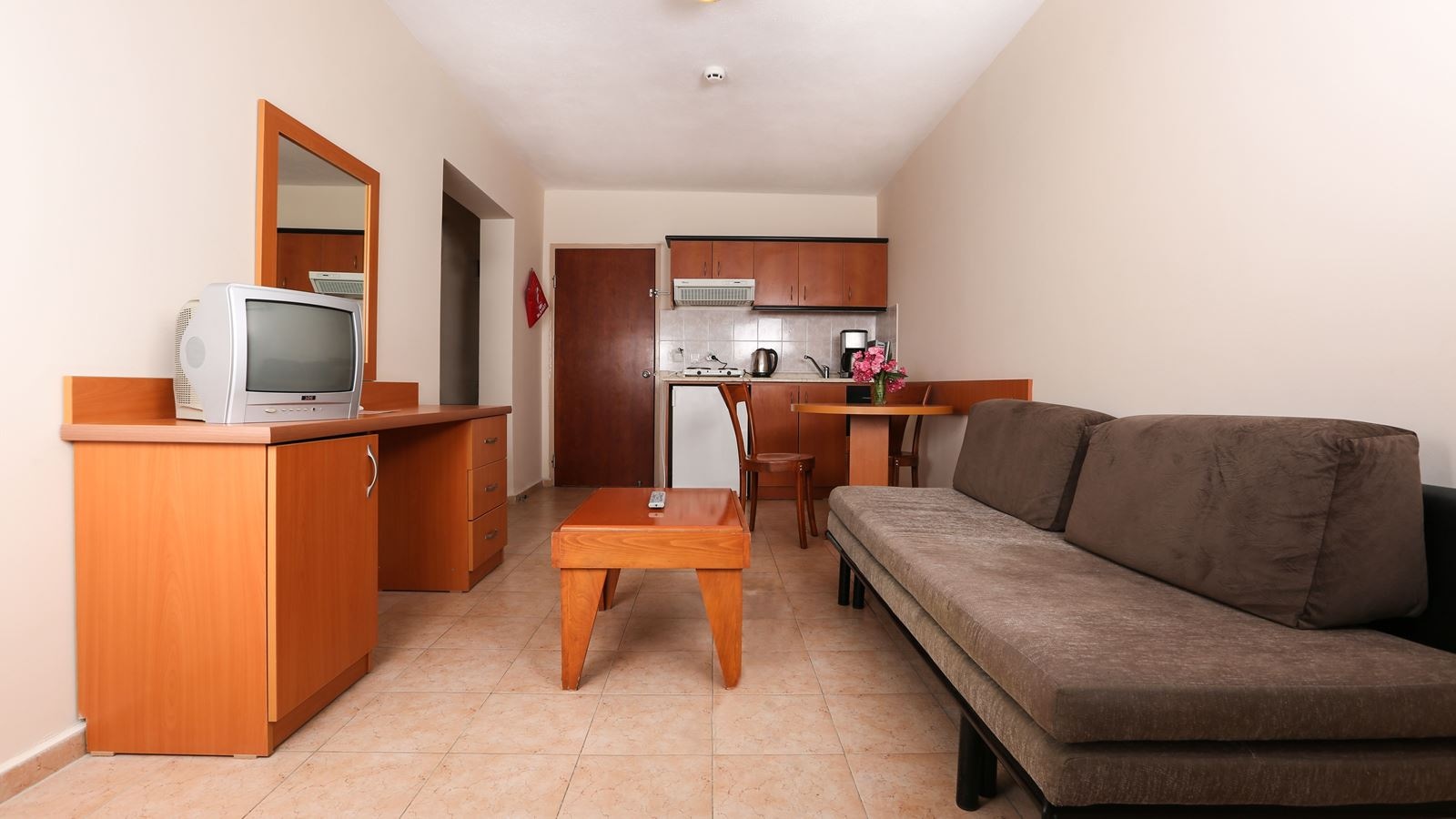 rooms-suite-standard-1-bedroom-landview-balcony