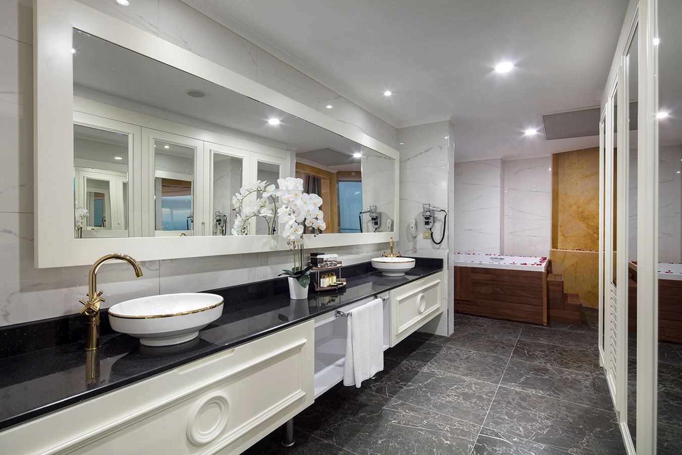 rooms-suite-swarovski