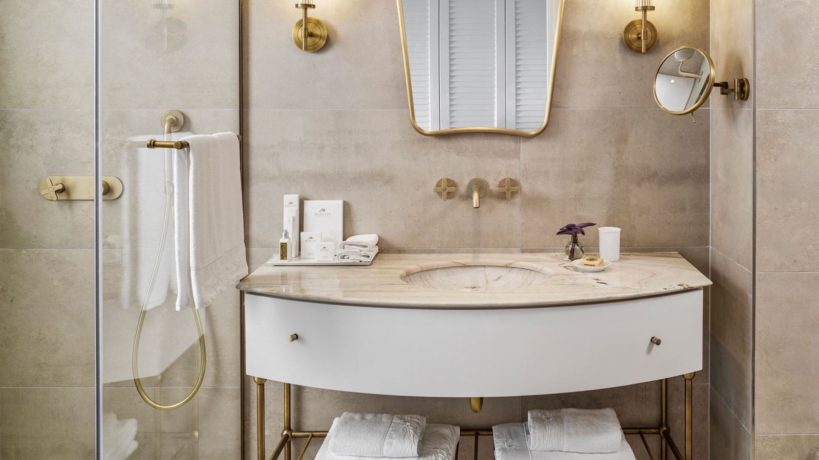 rooms-comfort-room-garden-view