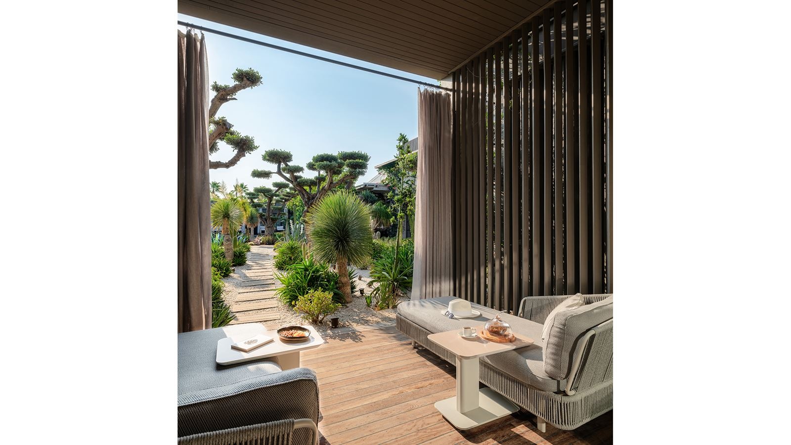 rooms-1-bedroom-suite-garden-terrace