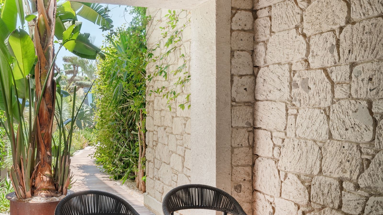 rooms-comfort-corner-room