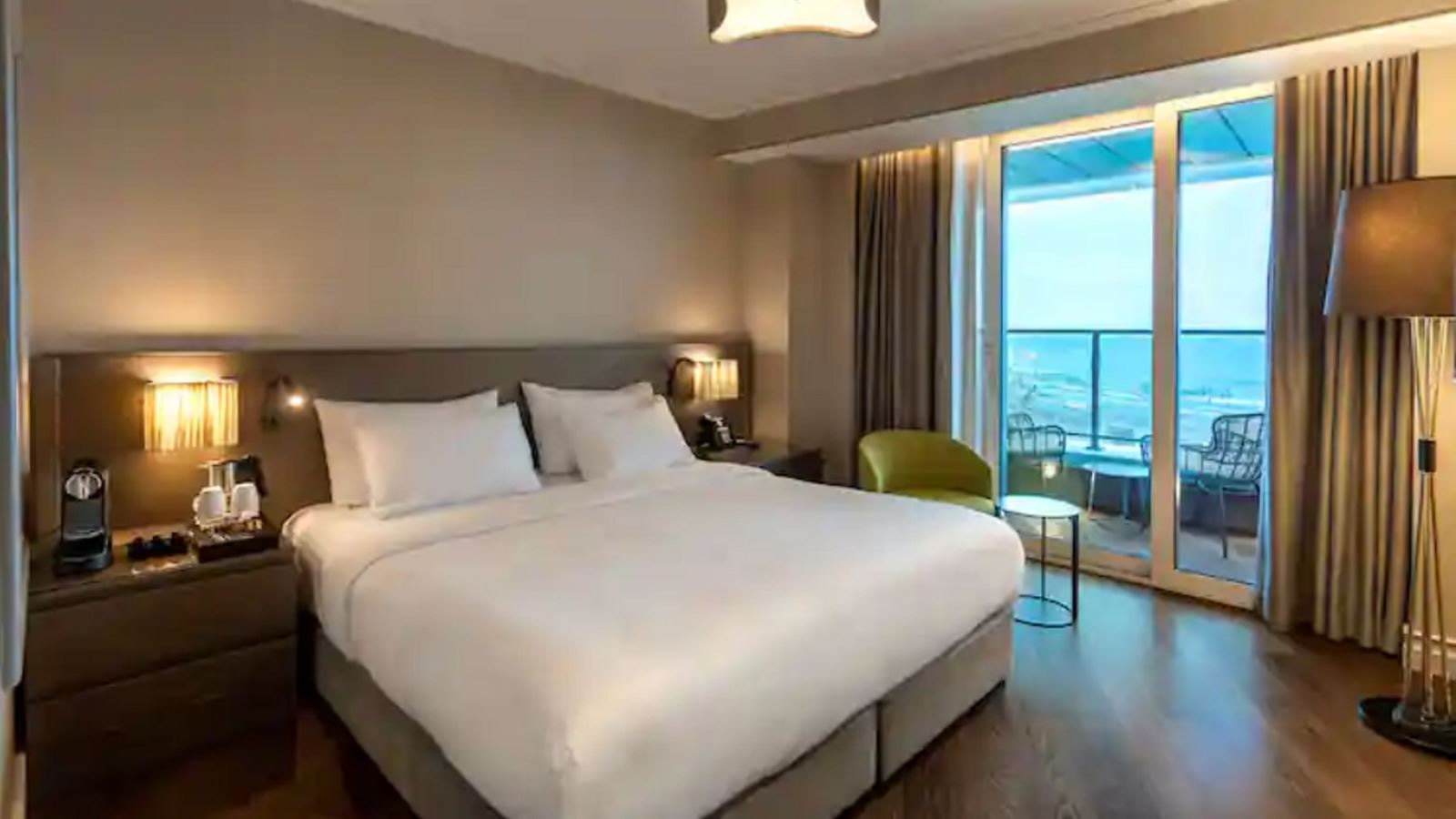 rooms-premium-sea-view-balcony-room