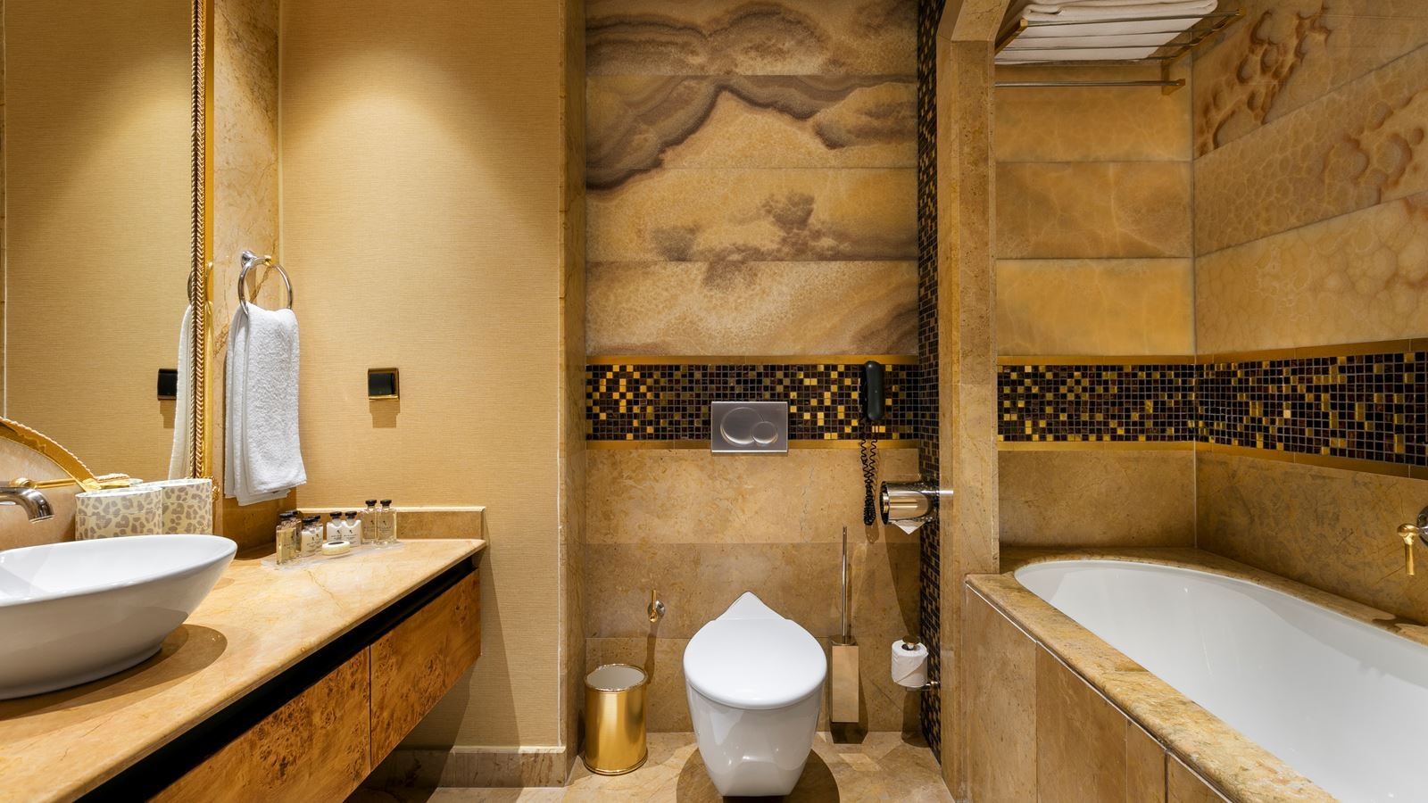 rooms-classic-room